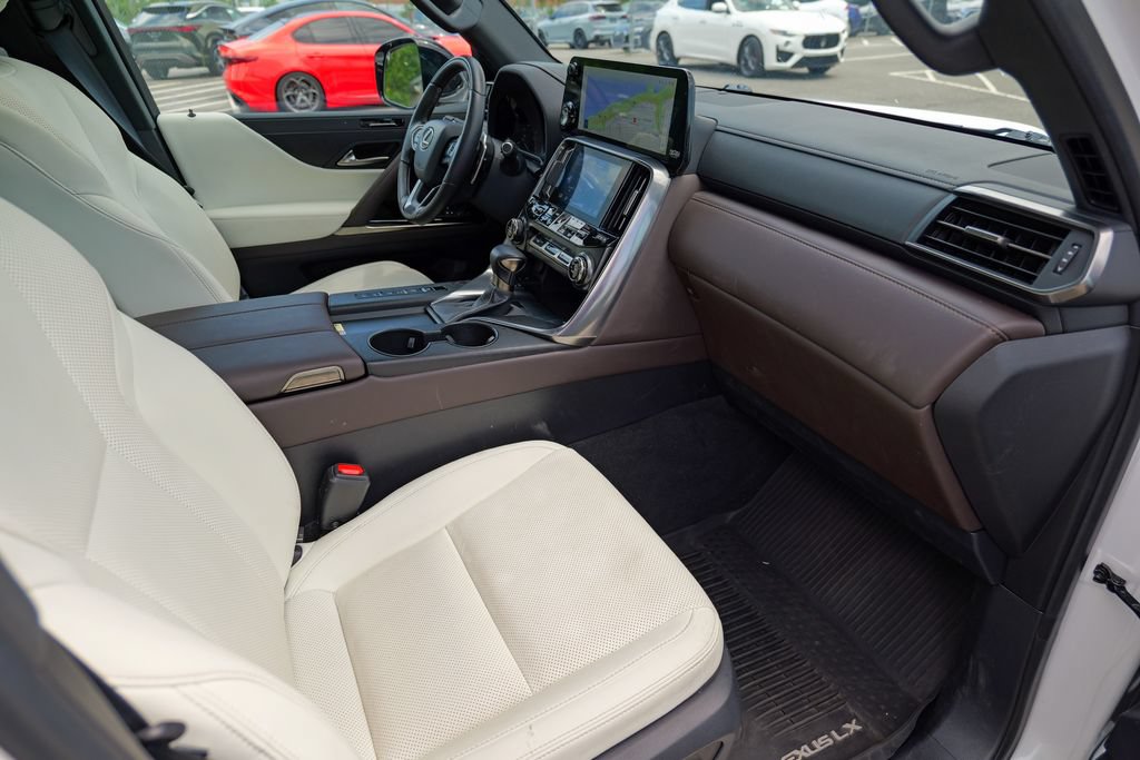 Used 2024 Lexus LX 600 4WD w/ Appearance Package image 38