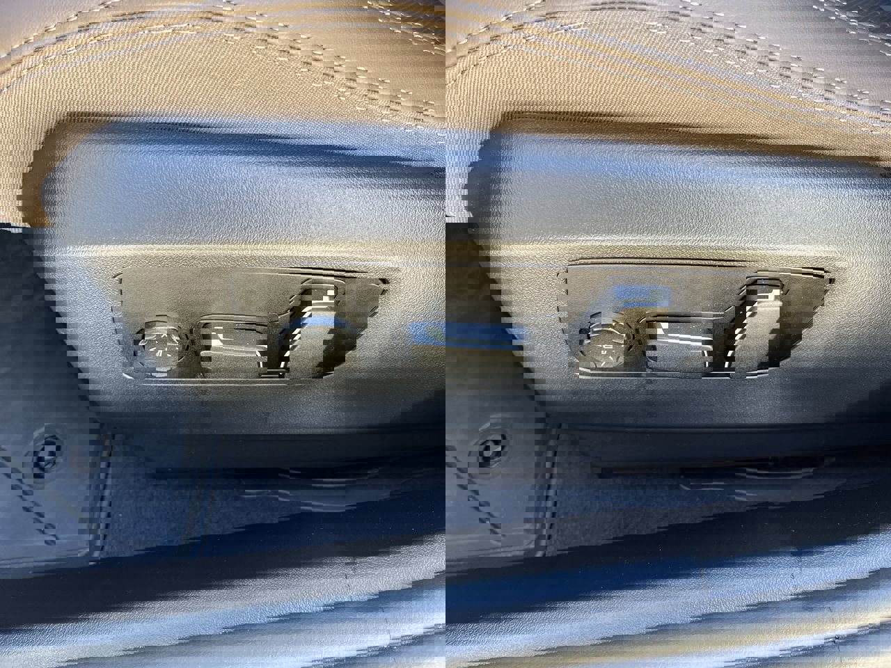 Certified 2025 BMW 530i w/ Premium Package image 15