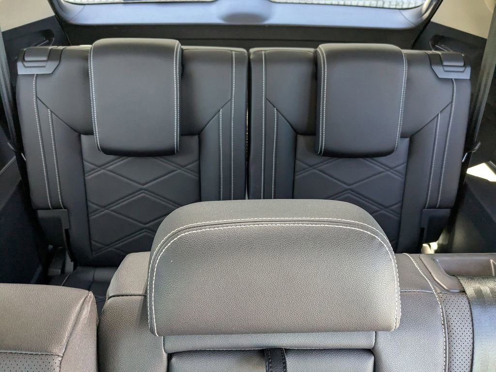 Used 2025 Volkswagen Atlas SE image 29