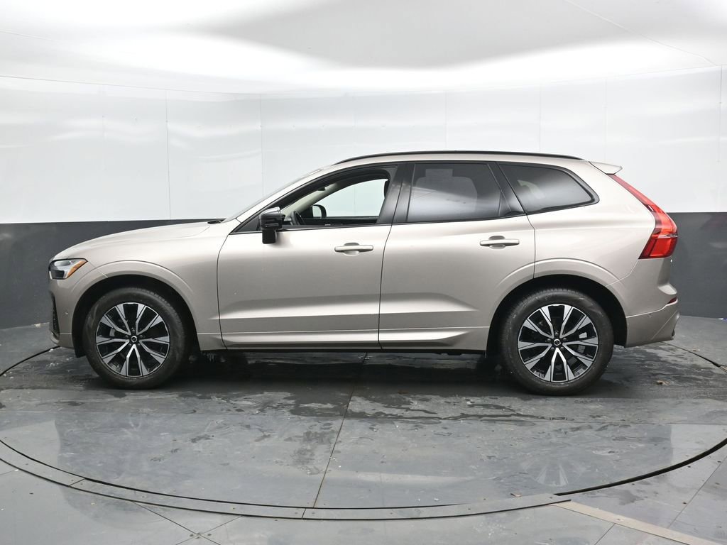 Used 2025 Volvo XC60 B5 Plus AWD/4WD image 7