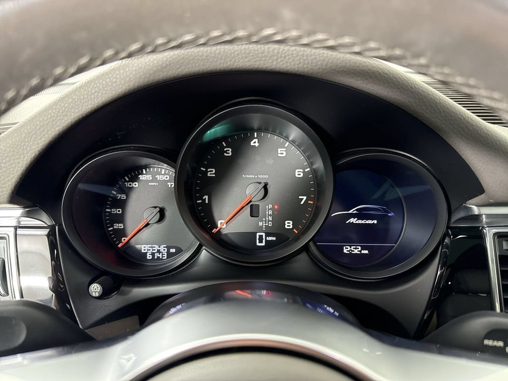 Certified 2017 Porsche Macan AWD/4WD image 36