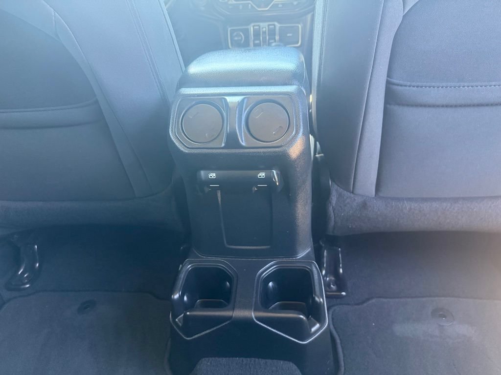 Used 2022 Jeep Wrangler Unlimited Sport AWD/4WD image 16
