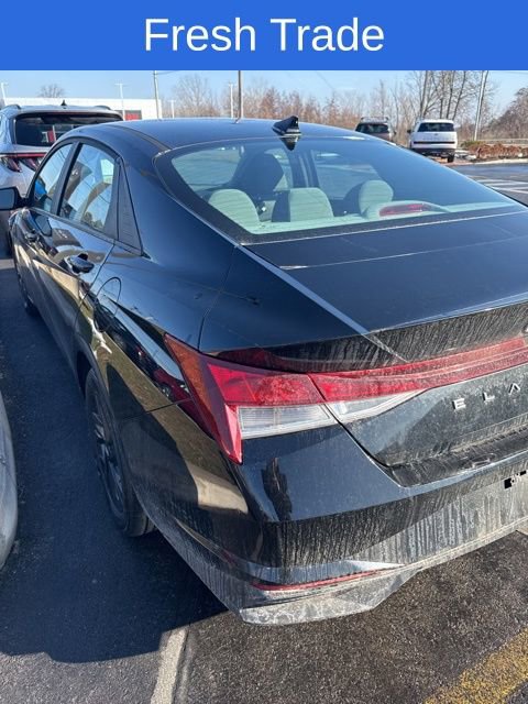 Used 2023 Hyundai Elantra SEL w/ Cargo Package image 10