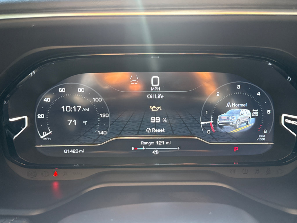 Used 2024 GMC Yukon XL Denali AWD/4WD image 17