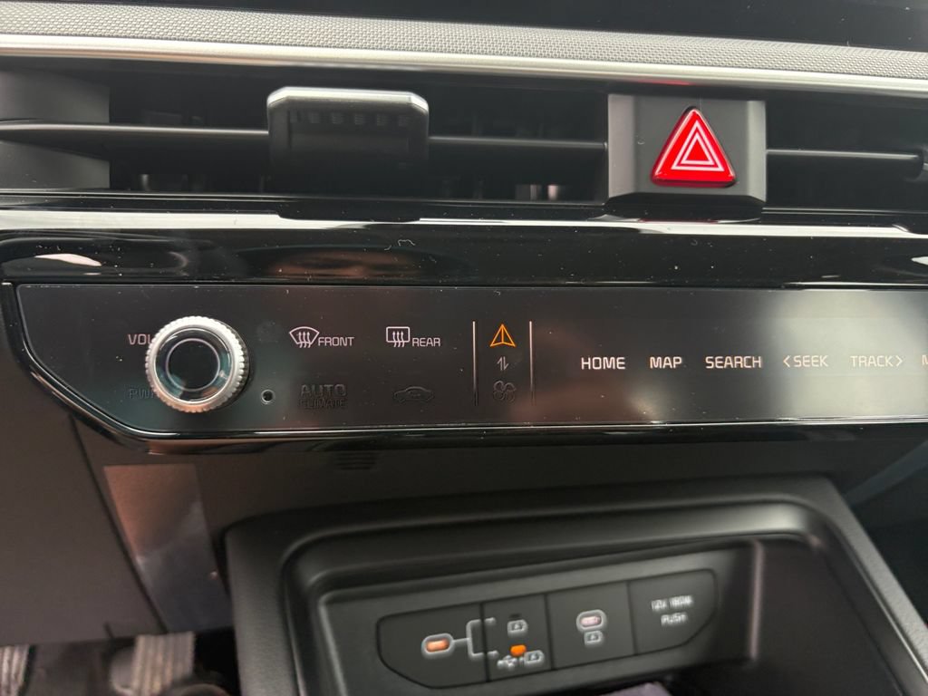 New 2025 Kia K5 LXS FWD image 26