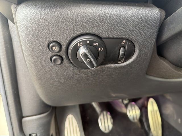 Used 2015 MINI Cooper S image 12