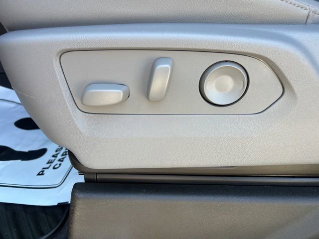 Used 2025 Chevrolet Silverado 2500 LTZ w/ LTZ Convenience Package image 16