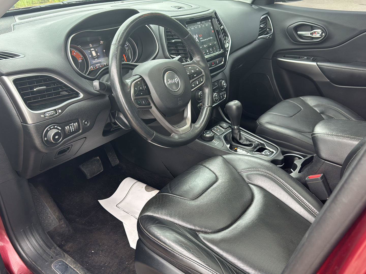 Used 2019 Jeep Cherokee Limited w/ Luxury Group AWD/4WD image 11