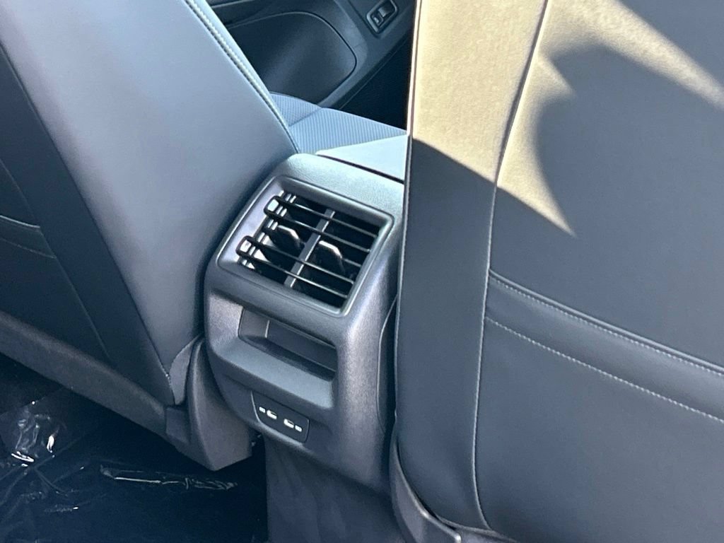 New 2026 Volkswagen Tiguan SE FWD image 48