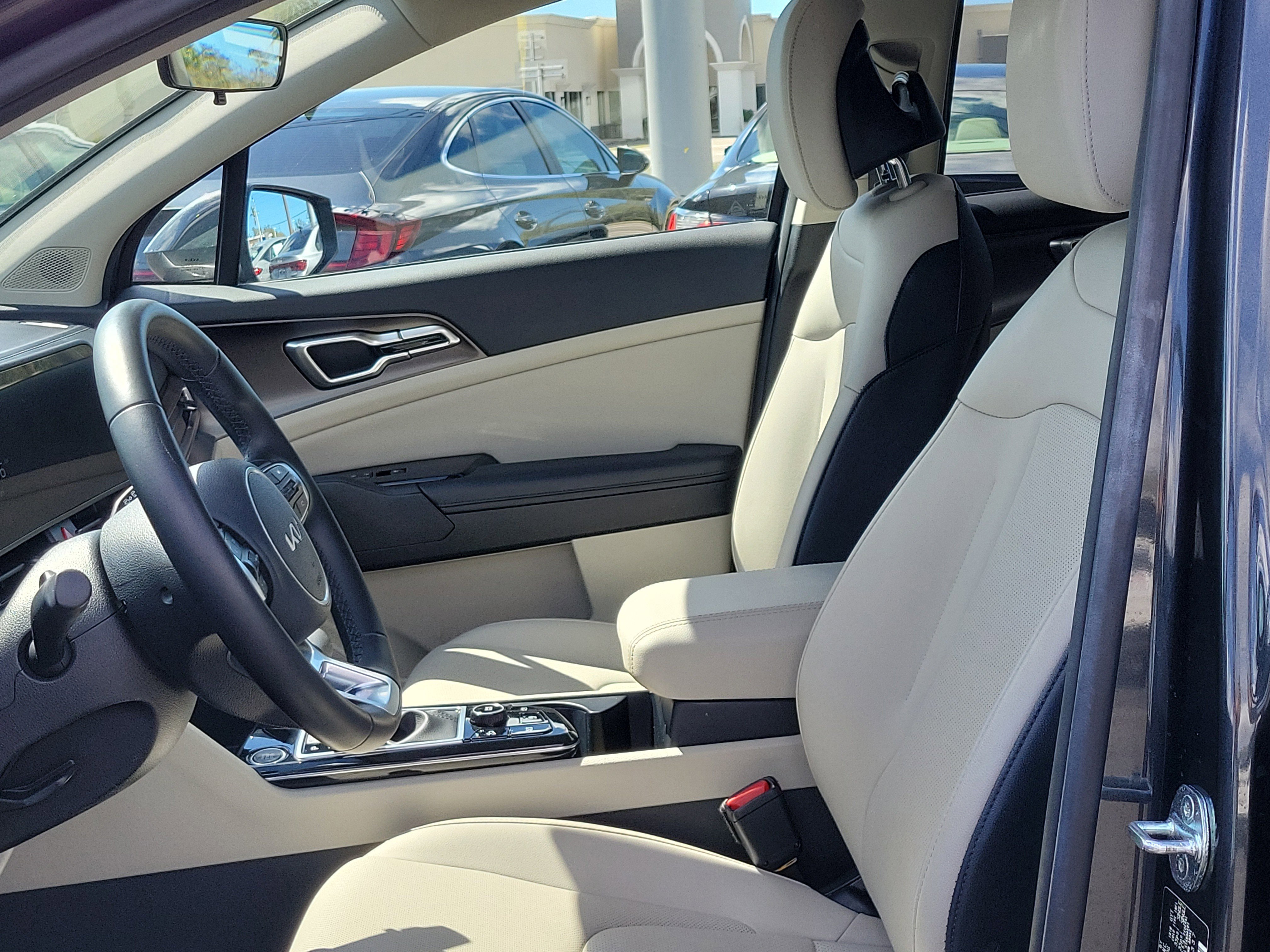 Used 2023 Kia Sportage EX image 23