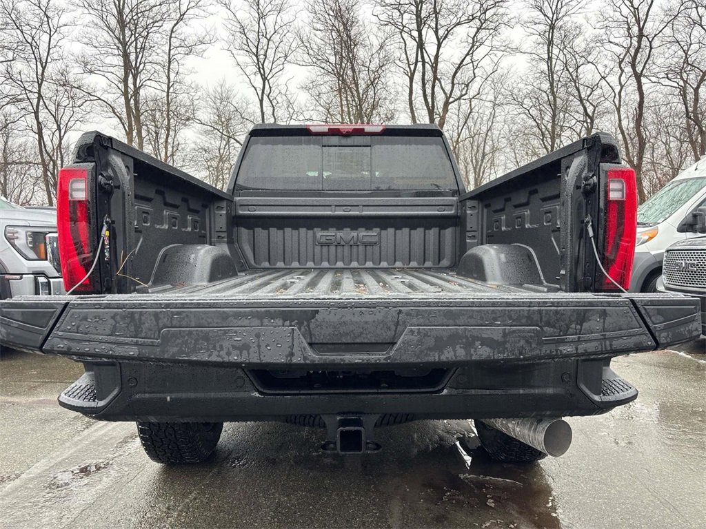 New 2026 GMC Sierra 3500 Denali w/ Denali Reserve Package image 4