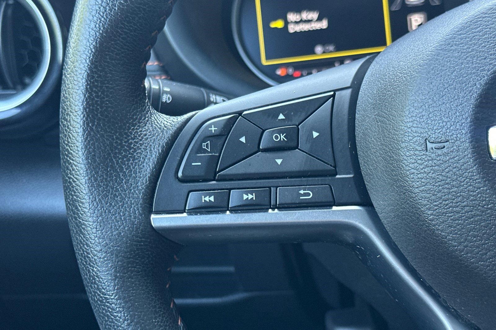 Used 2020 Nissan Kicks SR w/ SR Premium Package image 30