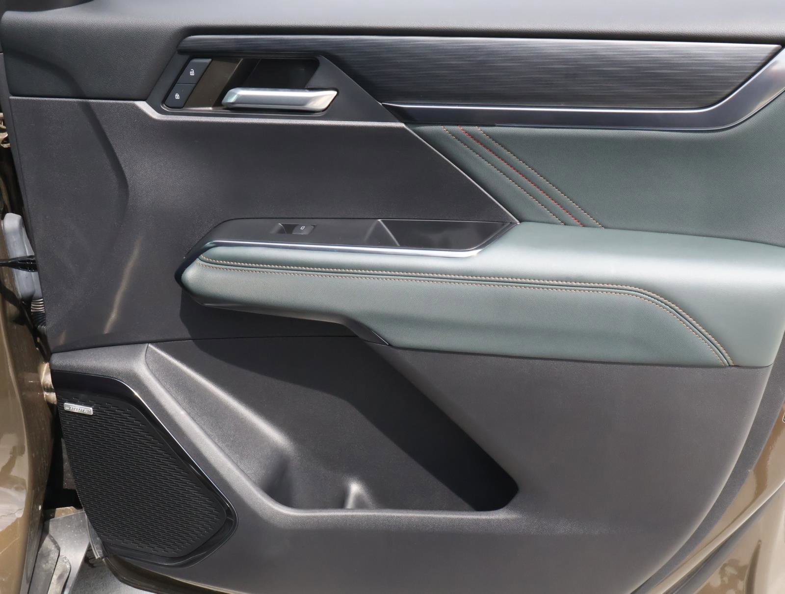 Used 2024 GMC Acadia AT4 w/ Luxury Package image 20