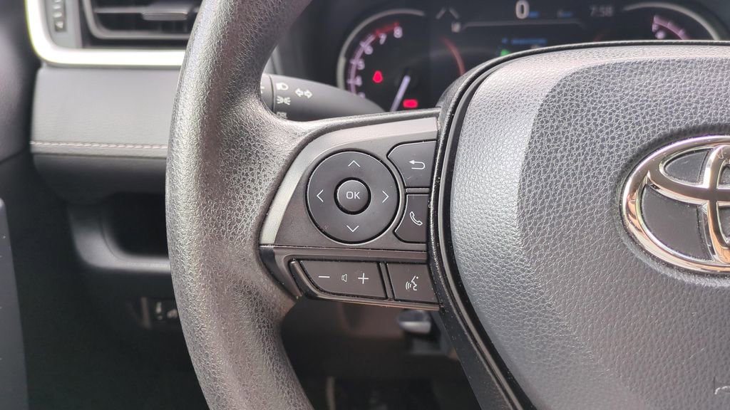 Used 2024 Toyota RAV4 LE image 29