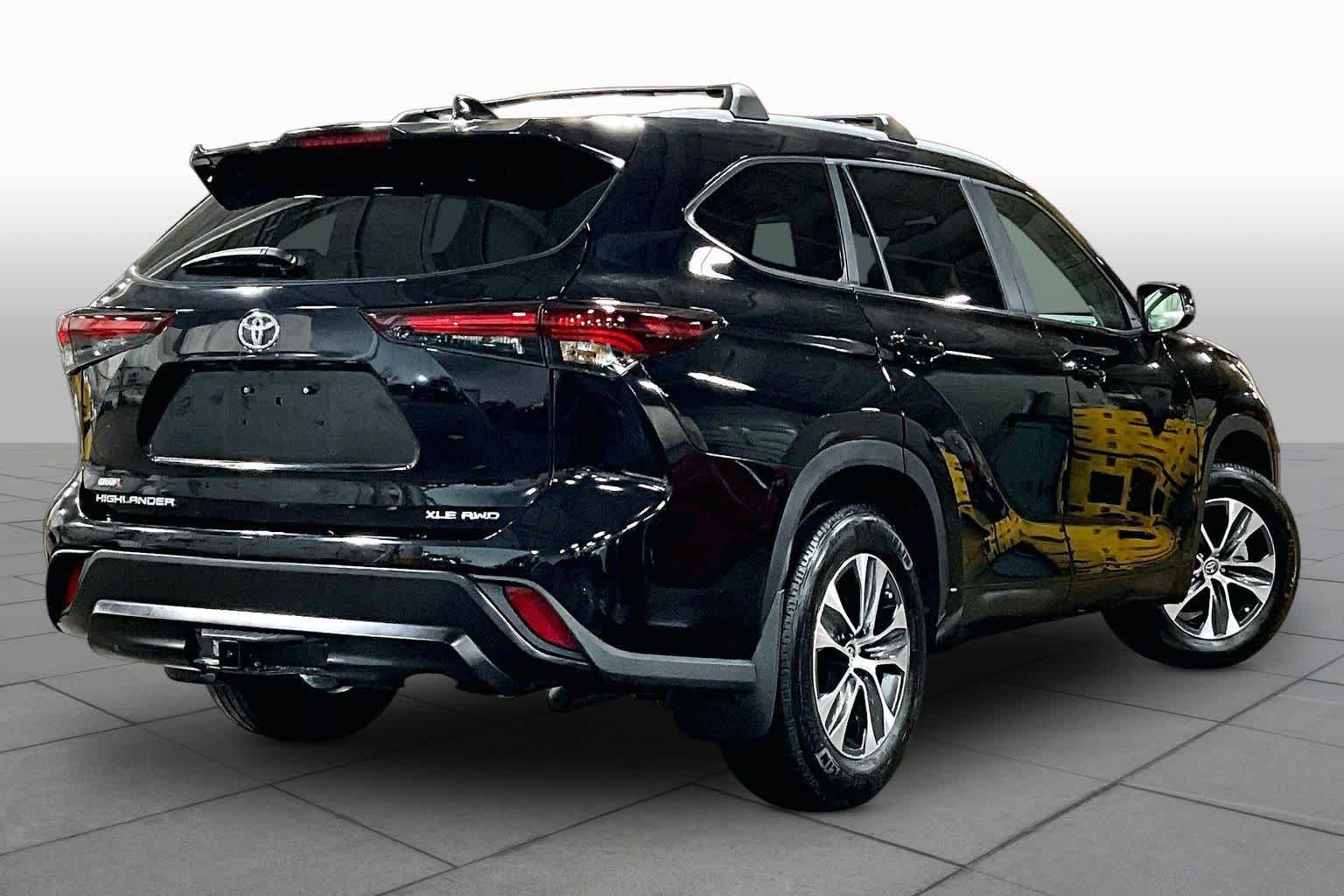 Used 2026 Toyota Highlander XLE AWD/4WD image 13