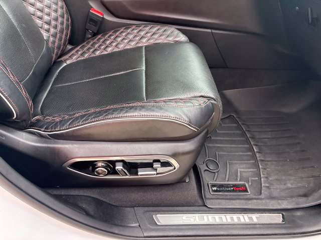 Used 2022 Jeep Grand Cherokee L Summit w/ Advanced Protech Group IV AWD/4WD image 11