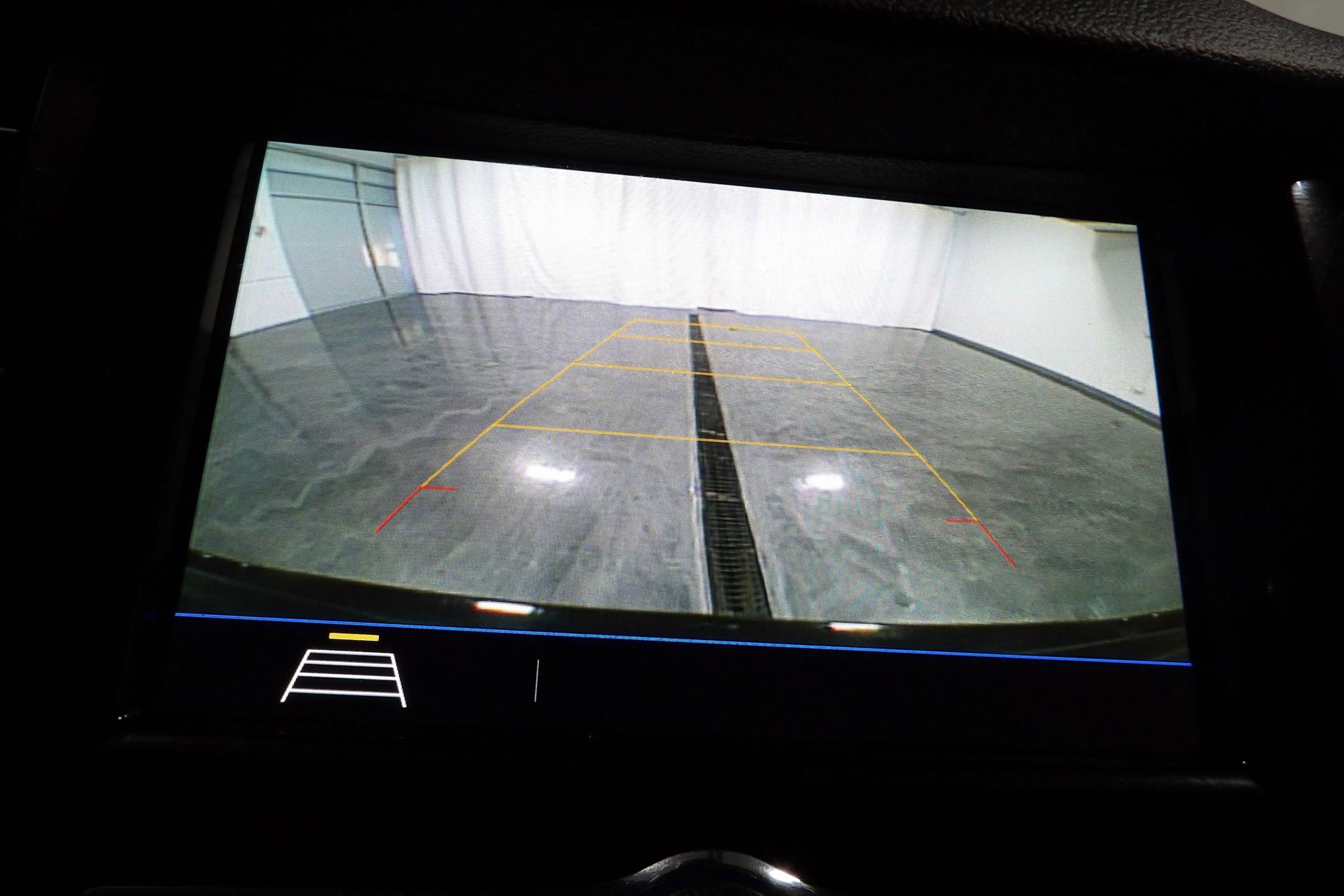 Used 2019 Chevrolet Trax LT w/ Sun & Sound Package AWD/4WD image 18