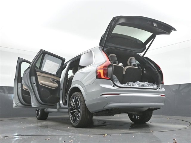 New 2026 Volvo XC90 B6 Plus w/ Protection Package Premier image 57