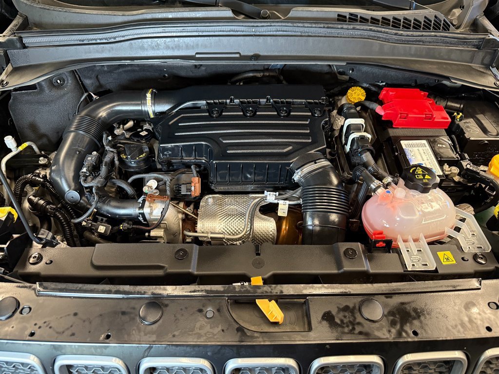 Used 2022 Jeep Renegade Latitude w/ Convenience Group image 22