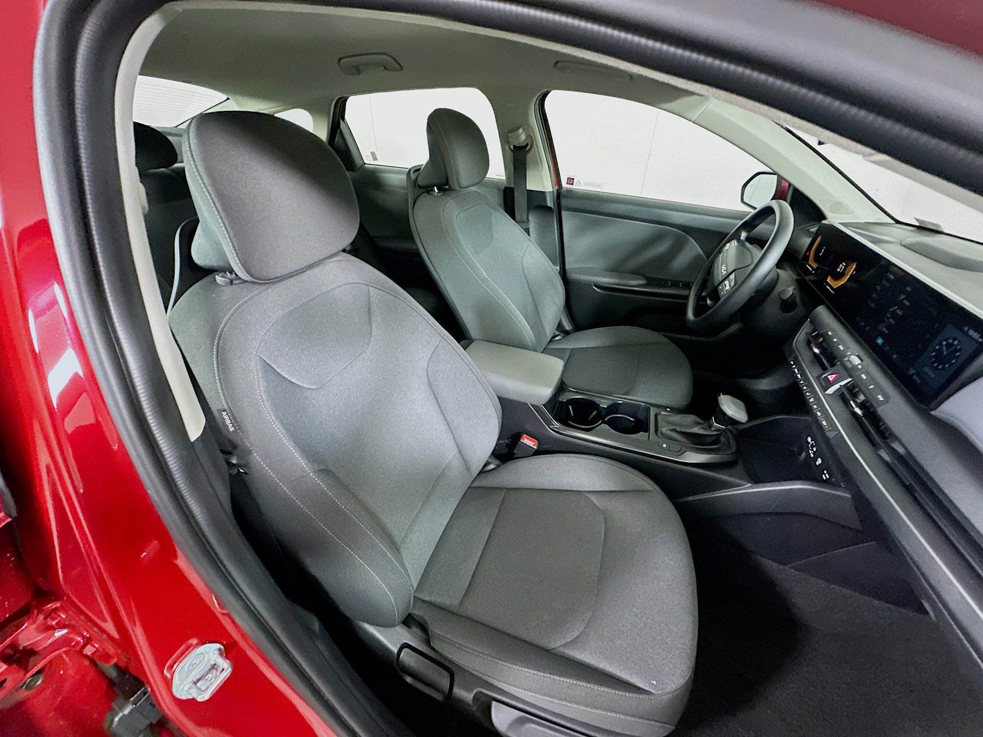 Used 2025 Kia K4 LXS image 29