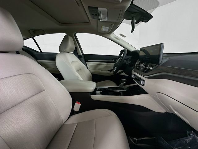 Used 2023 Nissan Altima 2.5 SV w/ SV Premium Package FWD image 28