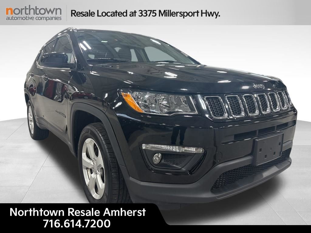 Used 2018 Jeep Compass Latitude w/ Cold Weather Group image 2