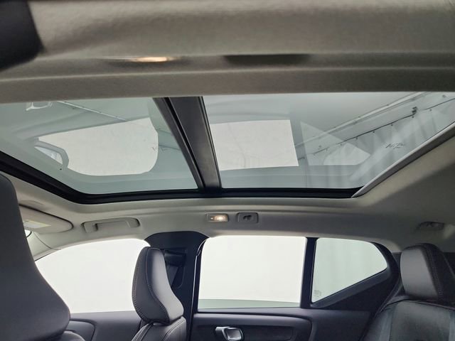 New 2026 Volvo XC40 B5 Plus w/ Protection Package Premier image 18