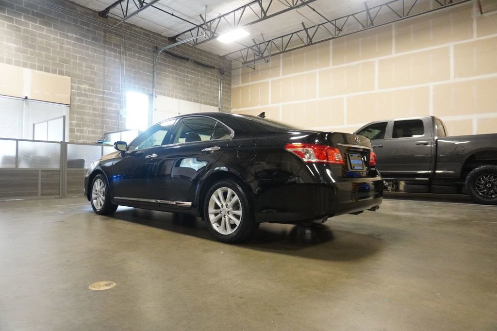 Used 2011 Lexus ES 350 image 3
