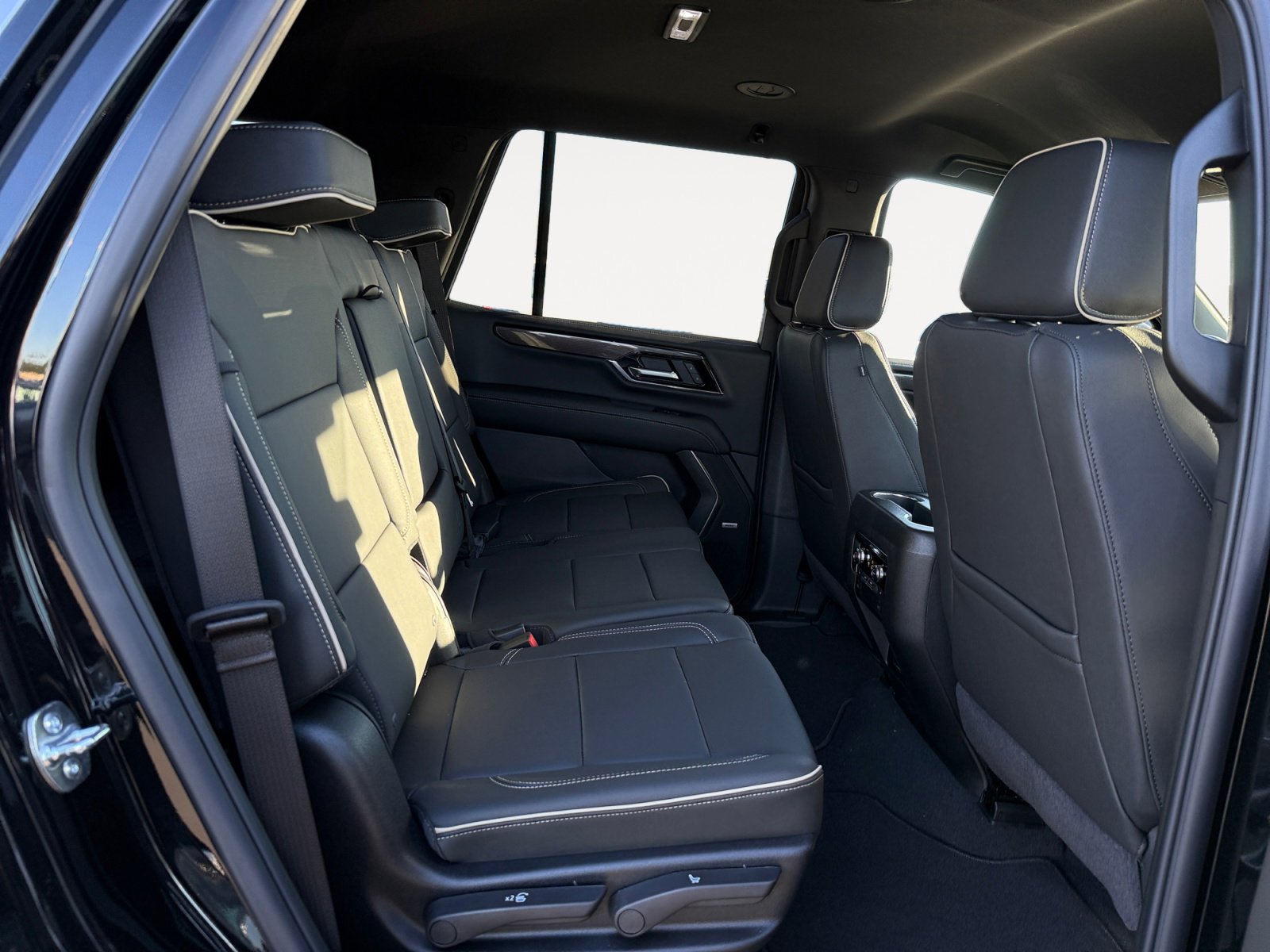 New 2026 GMC Yukon Elevation image 18