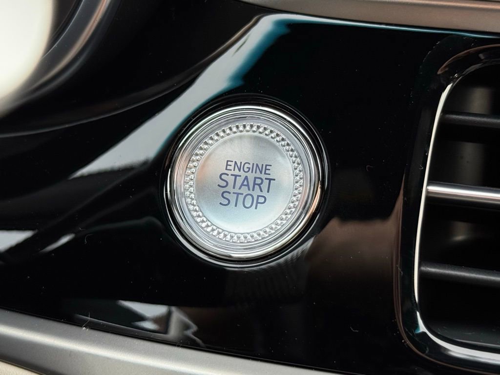 Used 2026 Genesis G70 2.5T RWD image 31