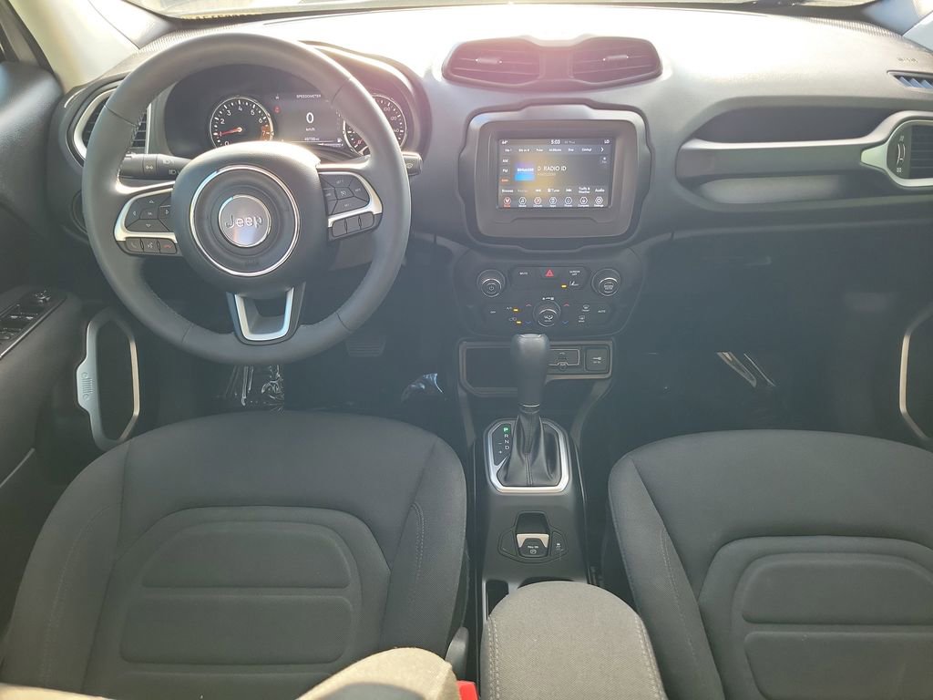 Used 2021 Jeep Renegade Latitude image 18