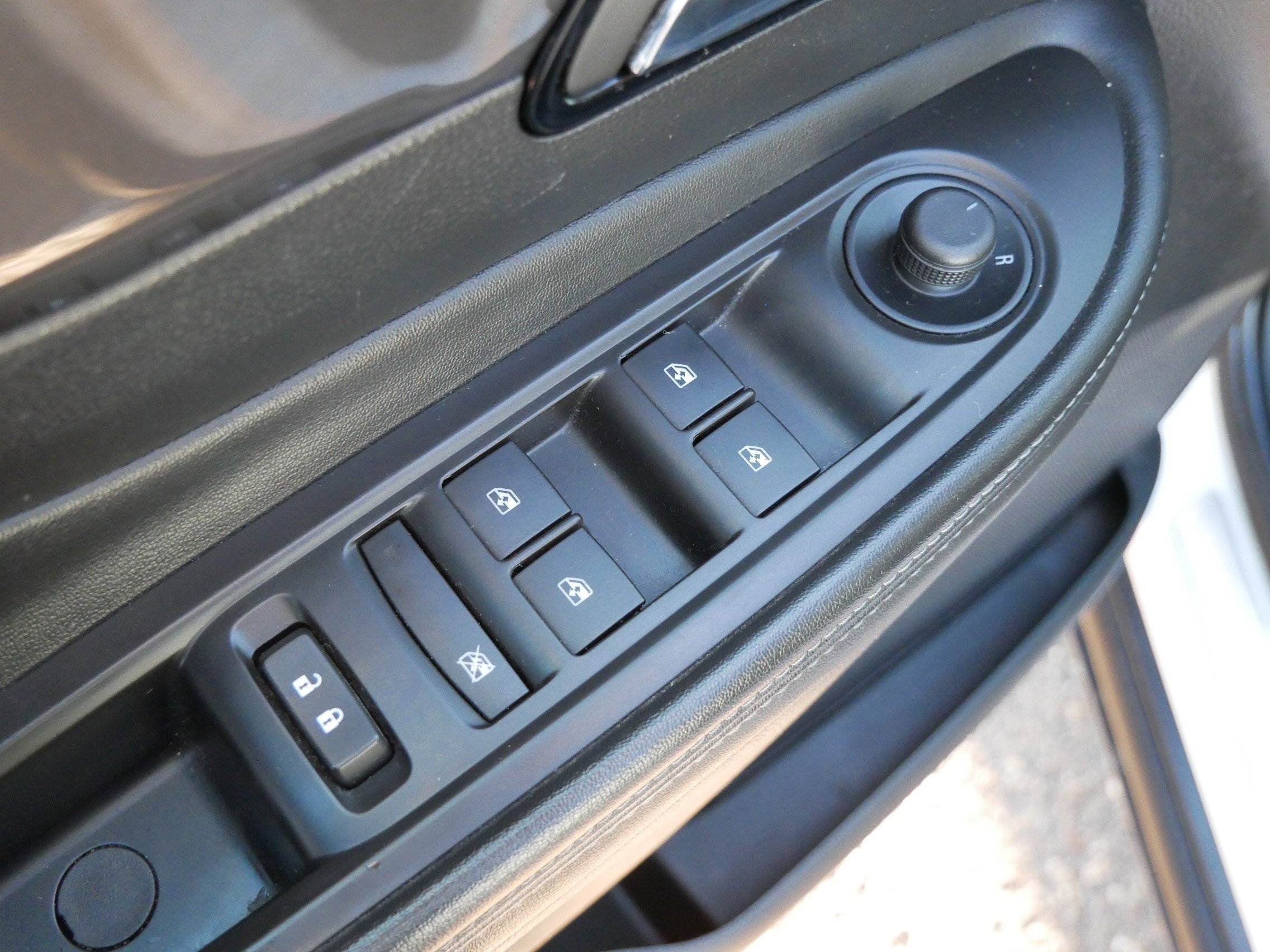 Used 2019 Buick Encore Sport Touring w/ Safety Package image 13