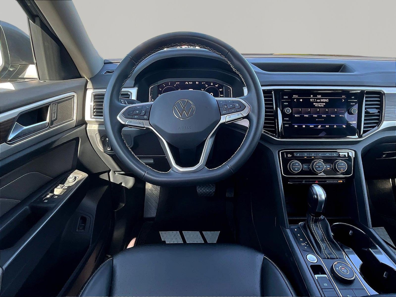 Used 2023 Volkswagen Atlas SE AWD/4WD image 8
