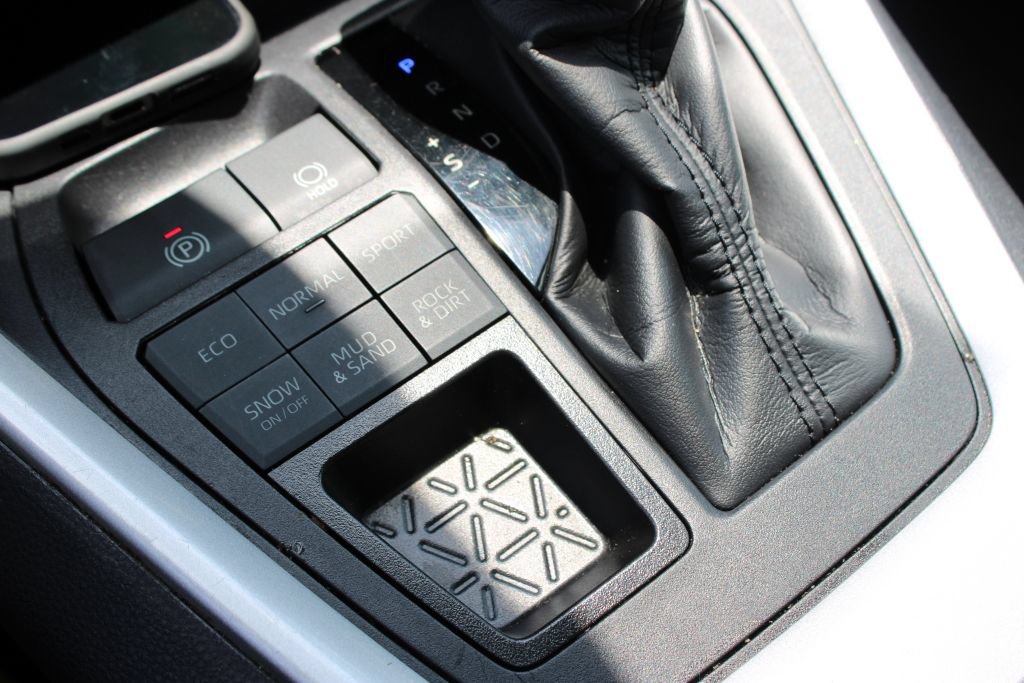 Used 2024 Toyota RAV4 XLE AWD/4WD image 19