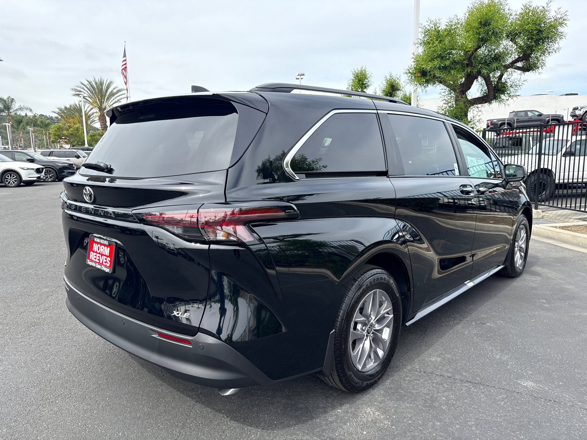Used 2026 Toyota Sienna XLE FWD image 13