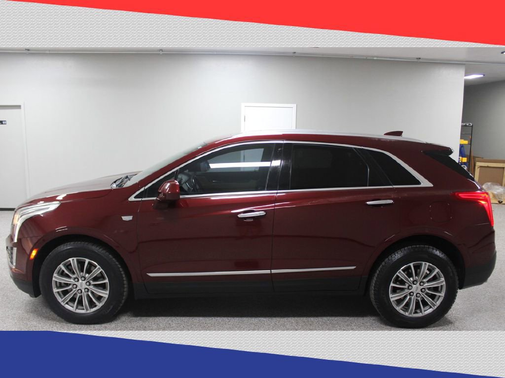 Used 2017 Cadillac XT5 Luxury w/ Driver Awareness Package image 6