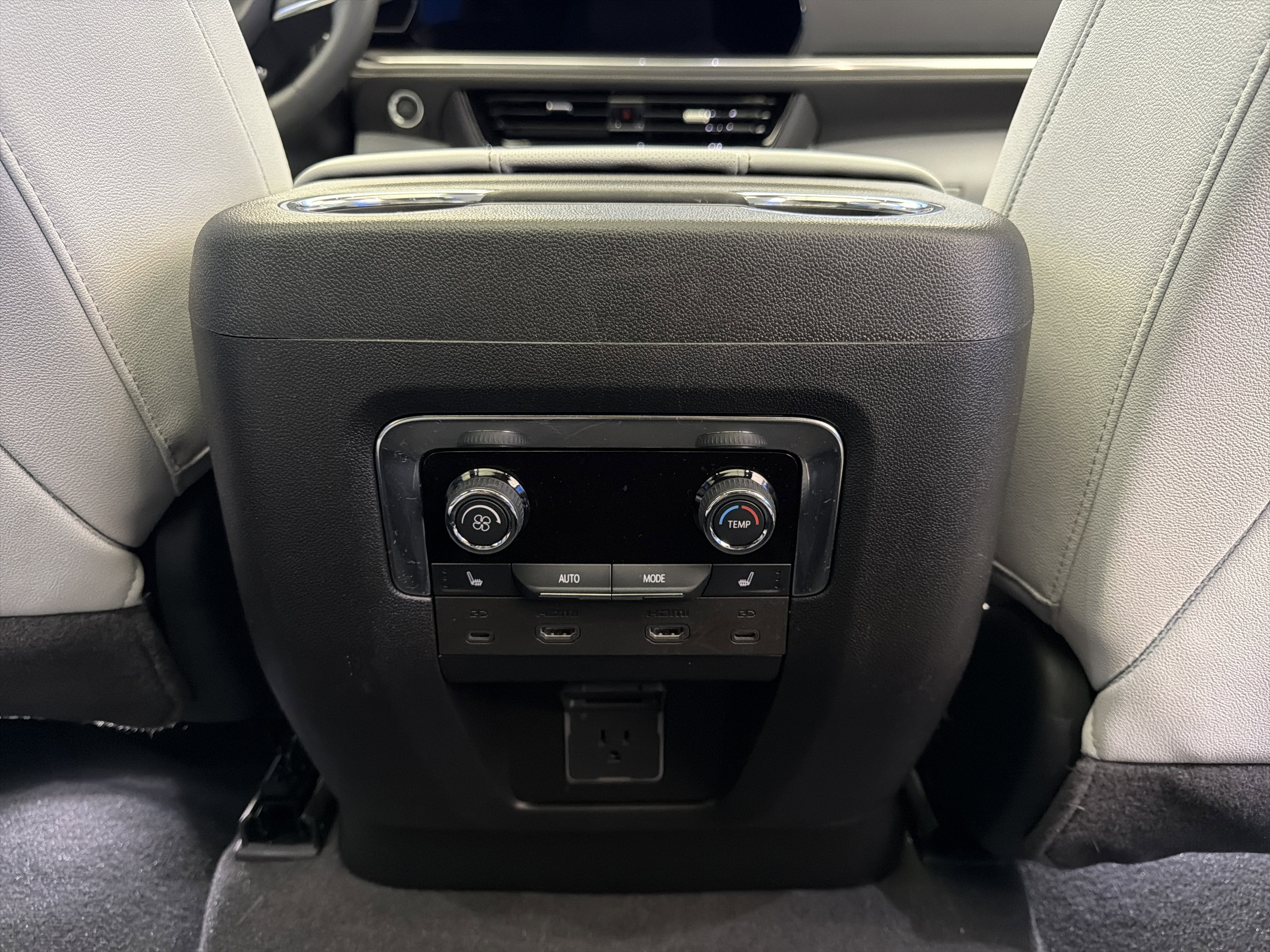 Used 2026 Chevrolet Tahoe Premier image 30