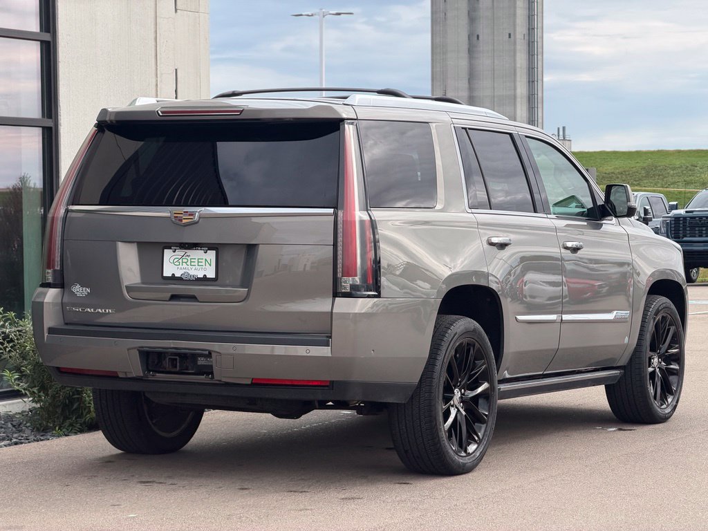 Used 2017 Cadillac Escalade Premium Luxury AWD/4WD image 6