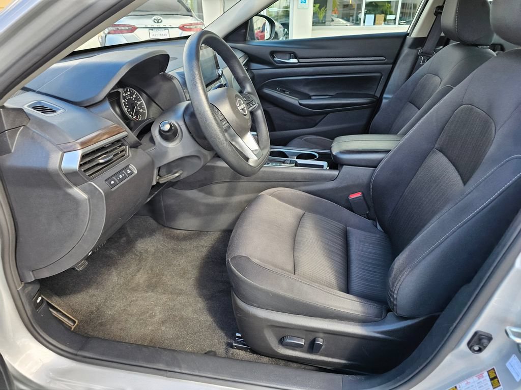 Used 2024 Nissan Altima 2.5 SV FWD image 22