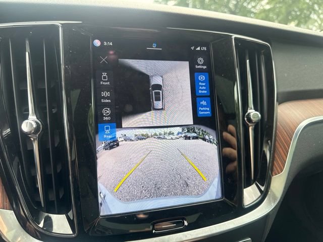 Used 2025 Volvo V60 B5 Cross Country Plus AWD/4WD image 13