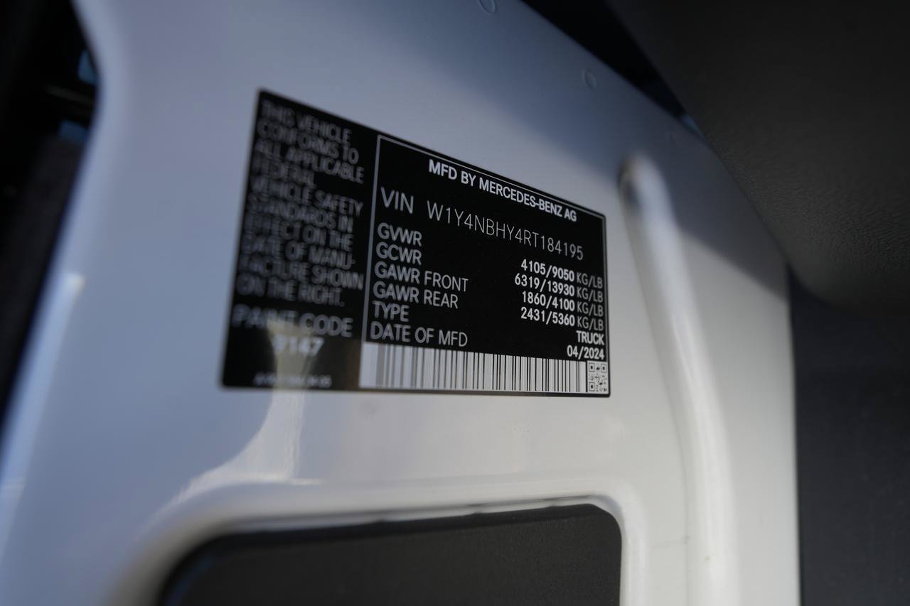 Used 2024 Mercedes-Benz Sprinter 2500 image 26