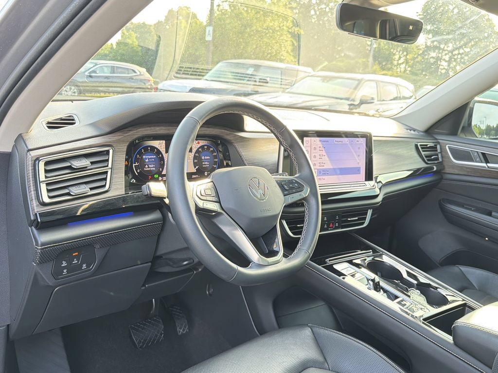 Used 2024 Volkswagen Atlas SEL AWD/4WD image 10