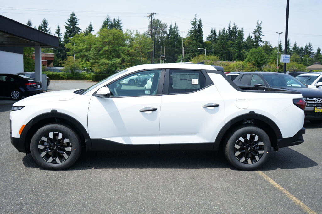 New 2025 Hyundai Santa Cruz SE AWD/4WD image 7