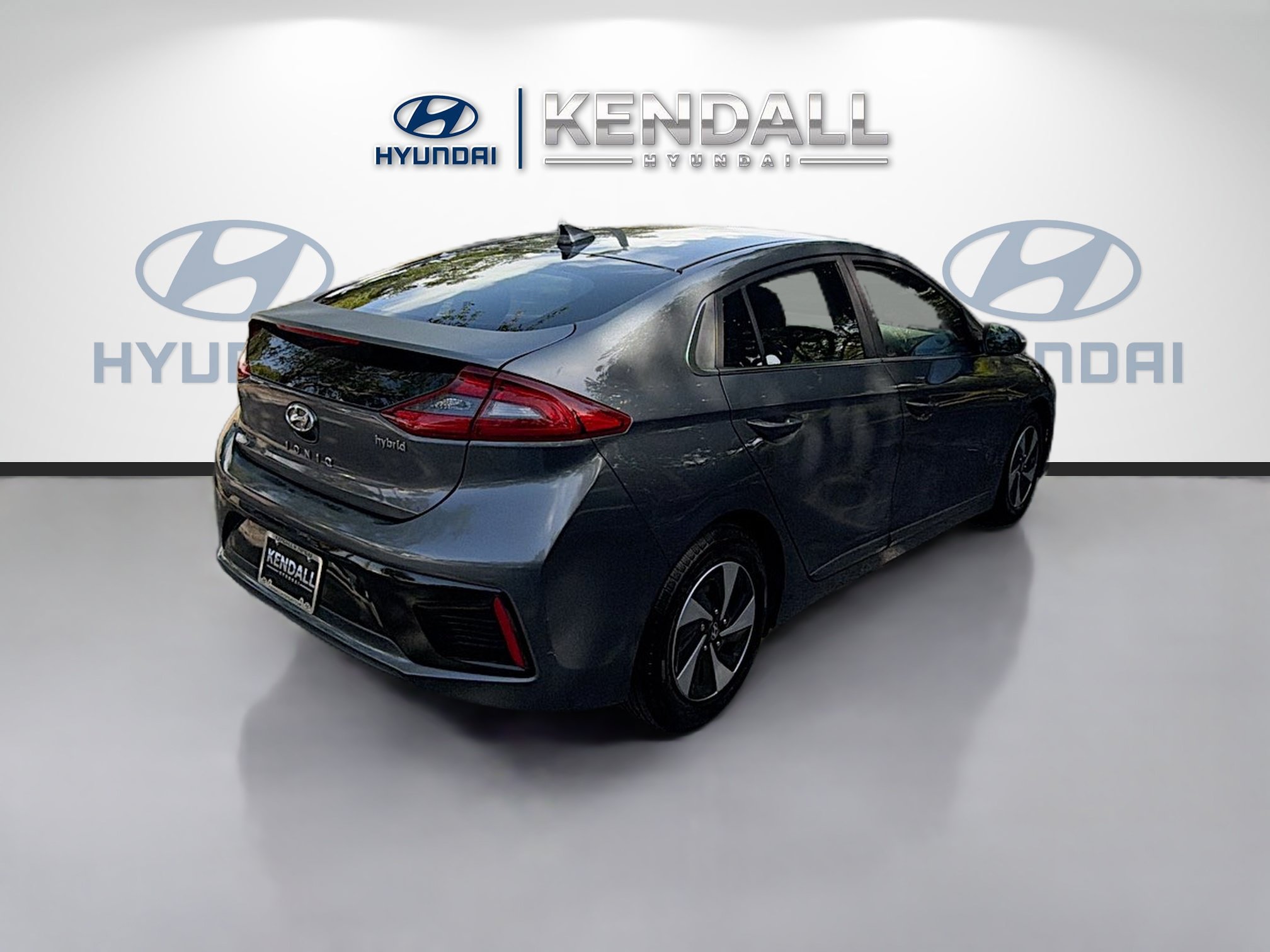 Used 2018 Hyundai Ioniq SEL FWD image 5