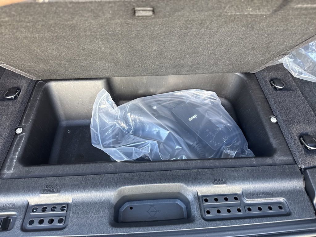 Certified 2025 Jeep Wrangler Unlimited Sahara w/ Safety Group image 8