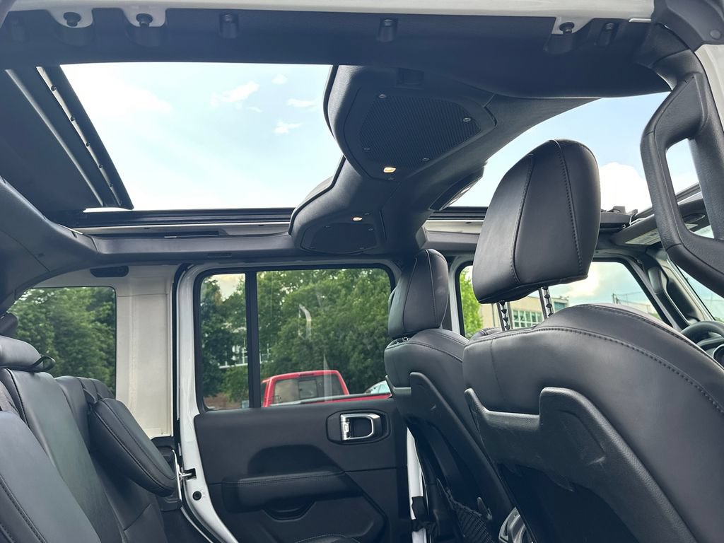 Used 2024 Jeep Wrangler High Altitude AWD/4WD image 16
