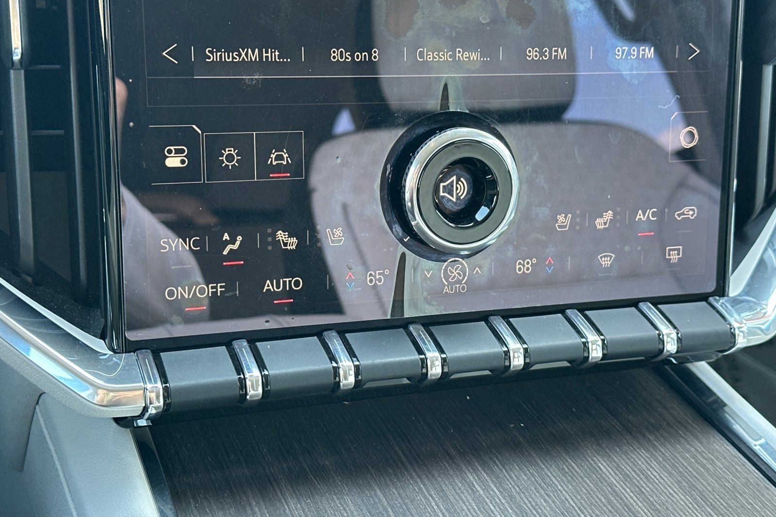 Certified 2025 GMC Acadia Denali w/ Super Cruise Package image 30