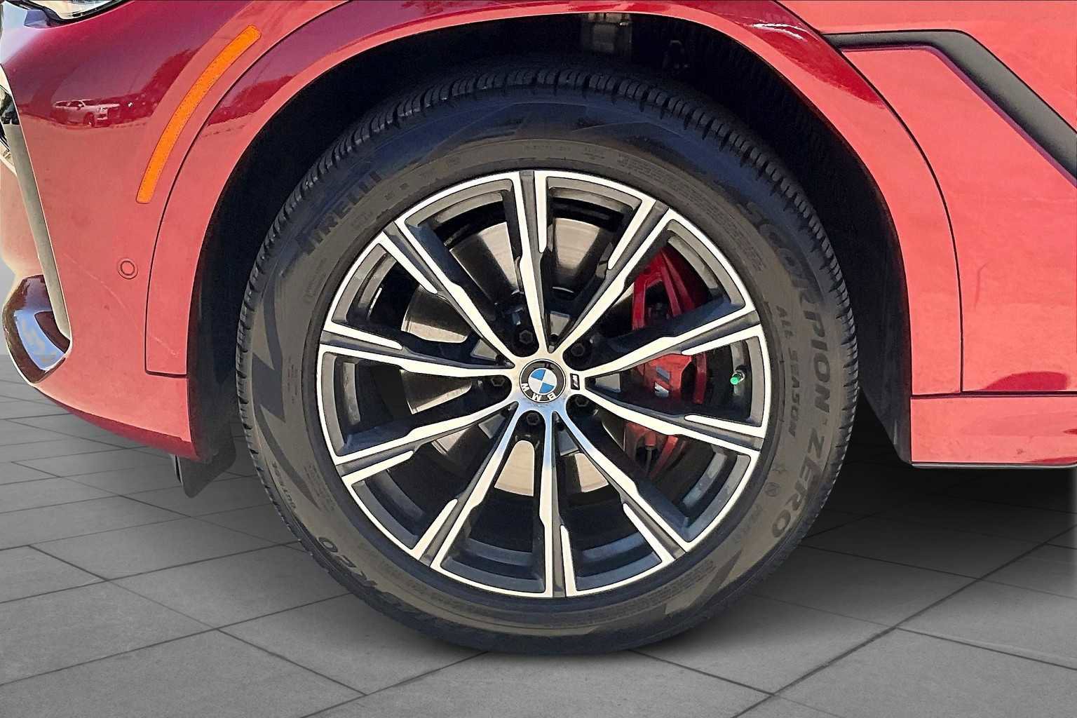 Used 2023 BMW X6 xDrive40i w/ Executive Package image 17