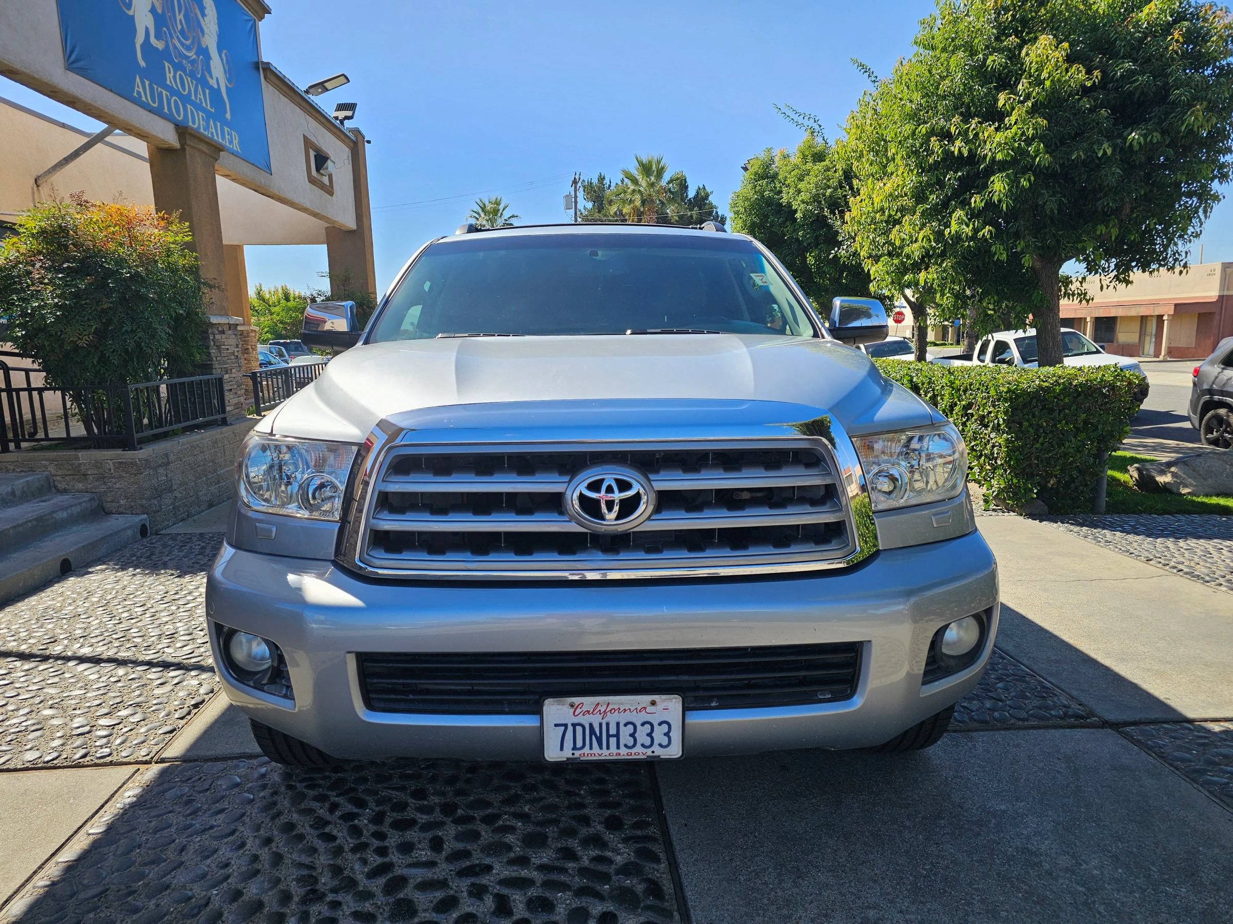Used 2013 Toyota Sequoia Limited AWD/4WD image 2