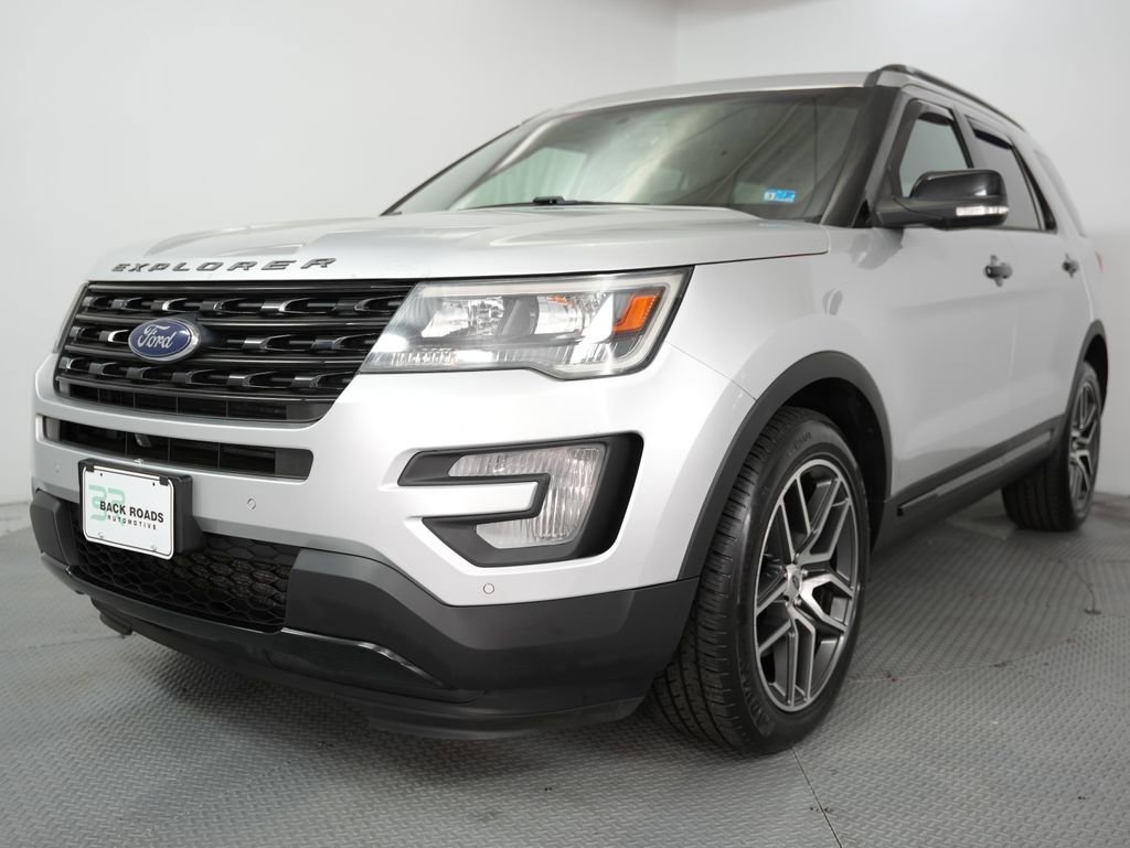 Used 2016 Ford Explorer Sport w/ Equipment Group 401A image 3